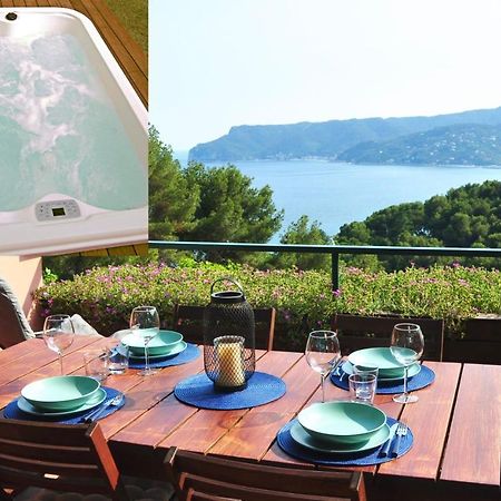 Una Spettacolare Vista Mare - Casa Con Jacuzzi بيرغيجي المظهر الخارجي الصورة